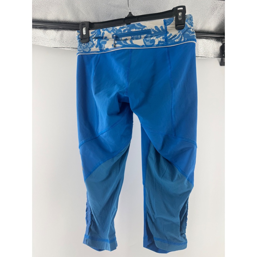 Lululemon Run Inspire Crop II Blue Floral Lace Waistband Leggings Size 8